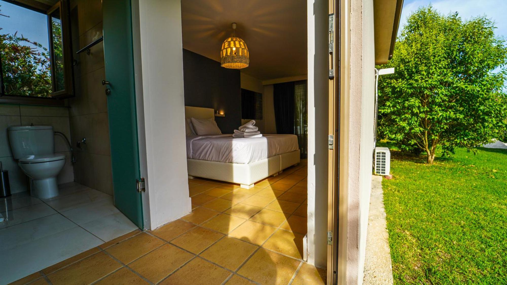 Cape North West Hotel Parga Exterior photo