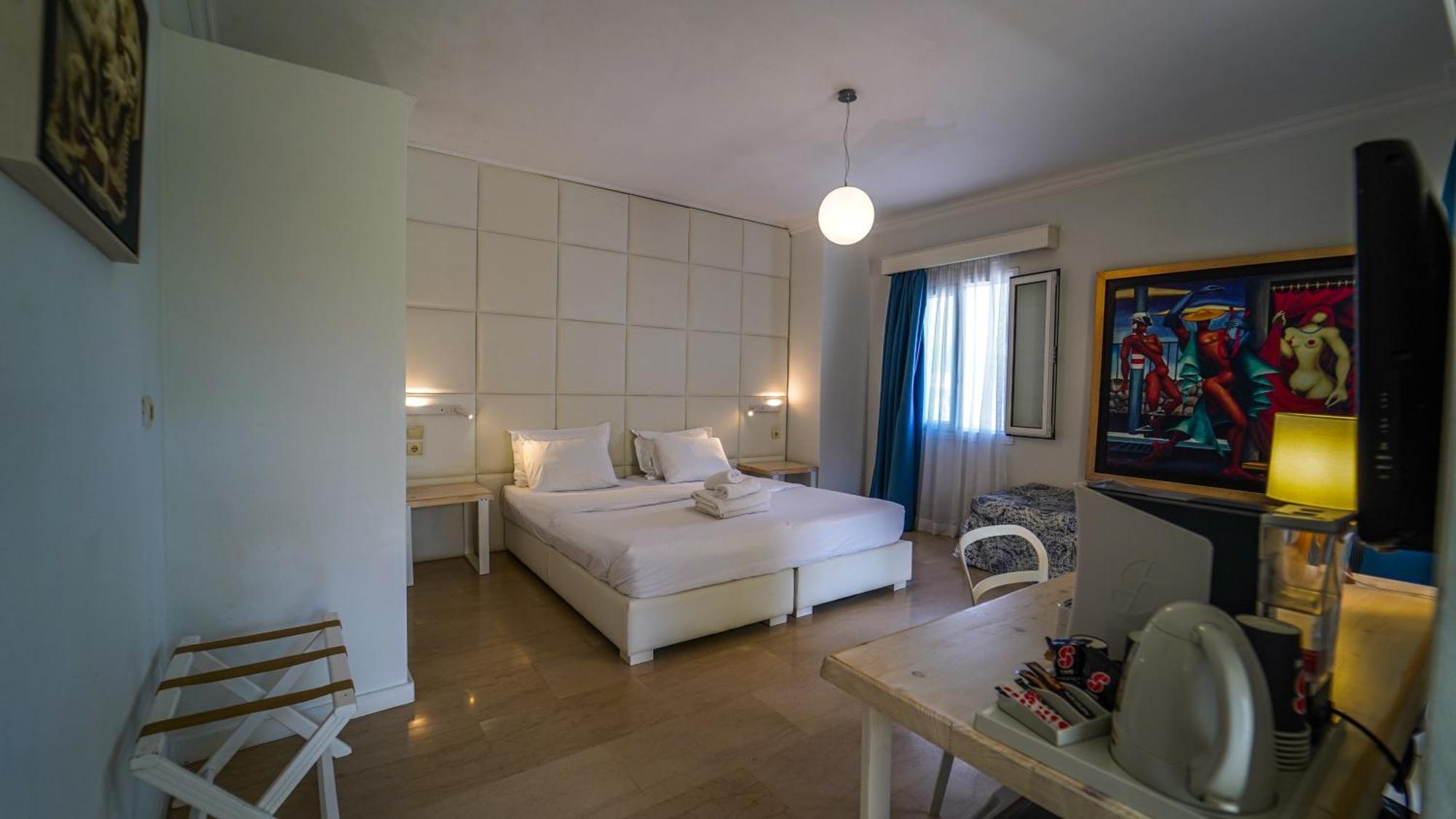Cape North West Hotel Parga Exterior photo