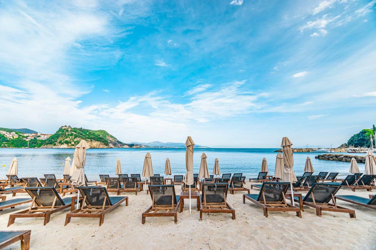 Cape North West Hotel Parga Exterior photo
